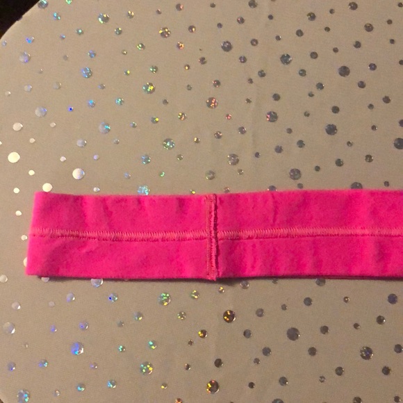 Lululemon cardio cross trainer headband - Picture 2 of 3